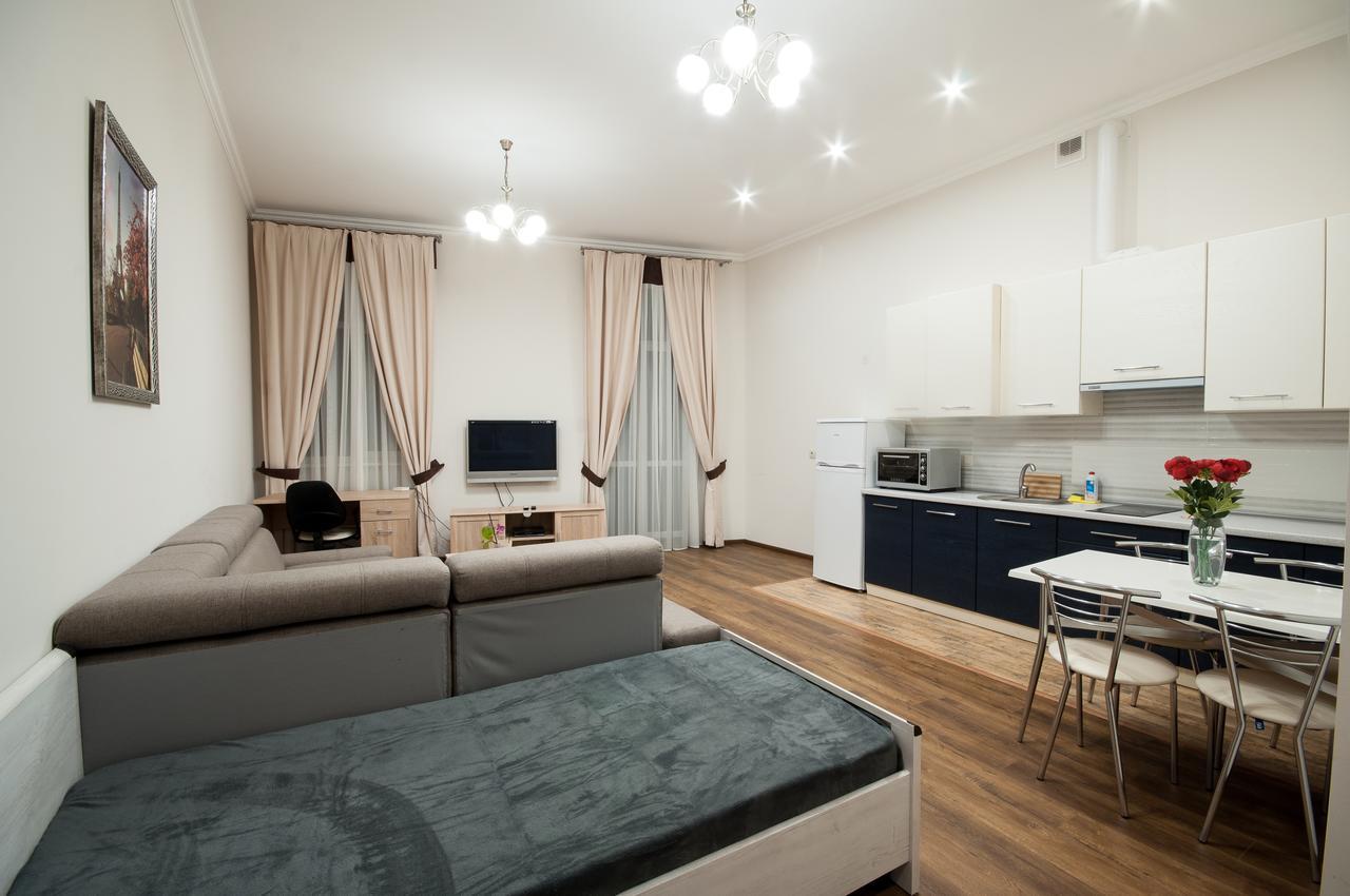 Wonderful Flat On City Center Oujhorod Extérieur photo