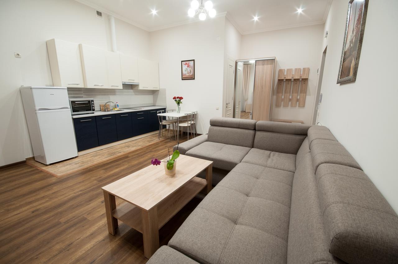 Wonderful Flat On City Center Oujhorod Extérieur photo