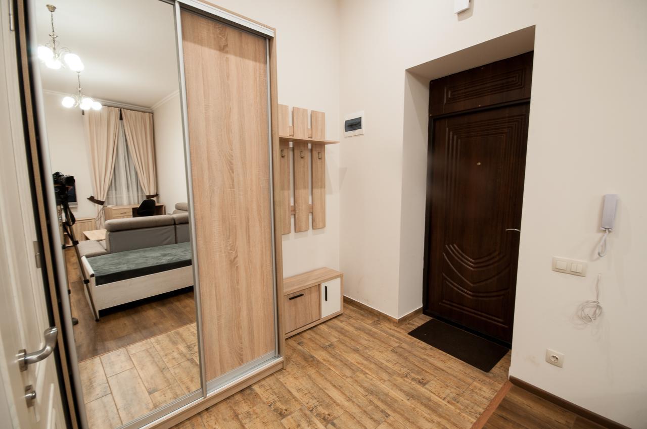 Wonderful Flat On City Center Oujhorod Extérieur photo
